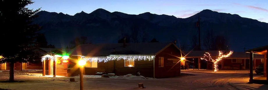 Winter twilight at the Mountain View Motel – RV Park.