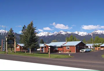 Spring with blue skies at the Mountain View Motel & RV Park in Eastern Oregon