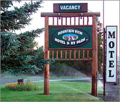 Welcome sign at the Mountain View Motel - RV Park 