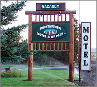 Welcome sign at the Mountain View Motel - RV Park 