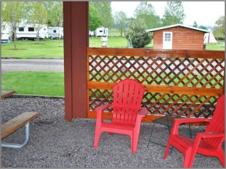 Relax in the Mountain View Motel & RV Park’s cool breezeway
